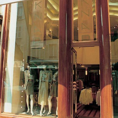 Film Anti-UV A/Decolor UVA151 pour vitrage, transparent, rouleau 1.52m x 30m, protection solaire et anti-décoloration.