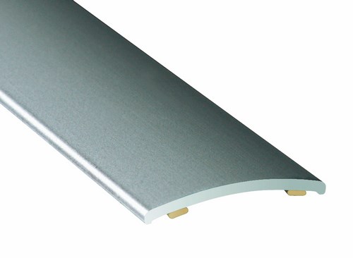 Seuil Demi-Bombé Adhésif en aluminium incolore de 30mm pour jonction de sols