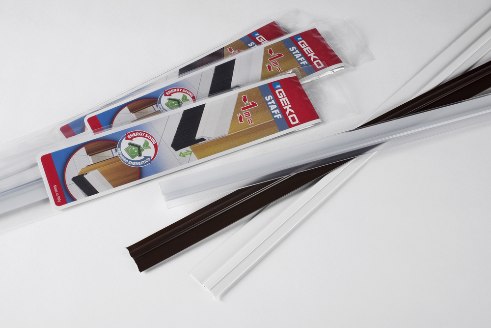 Bas de porte adhésif en PVC avec bavette souple de 100 cm pour l'isolation thermique et les courants d'air