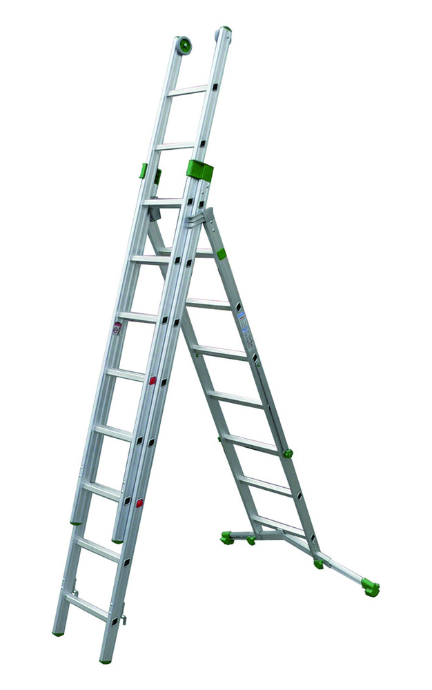 Échelle transformable 3 plans en aluminium avec 7, 8 et 8 échelons, robuste et polyvalente pour travaux en hauteur.
