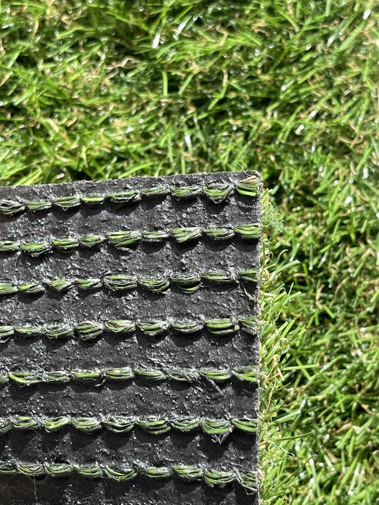 Gazon Synthétique 27 mm Yucca Rouleau de 25 ml