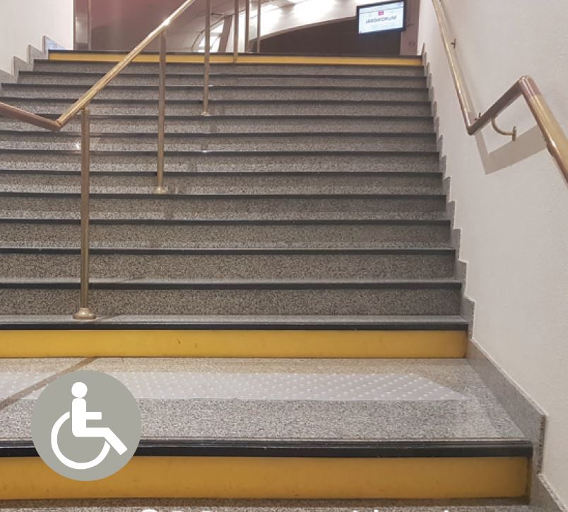Bande de contremarche adhésive jaune 10 cm x 10 m pour signalisation de sécurité