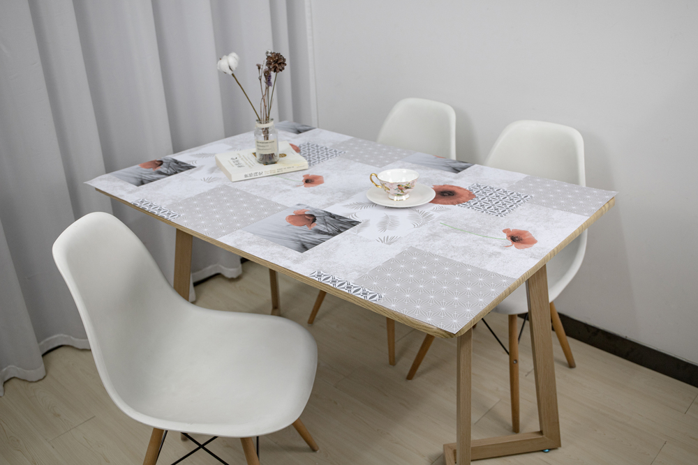 Protège table imprimé pavot, rouleau de 140 cm x 20 m, découpable