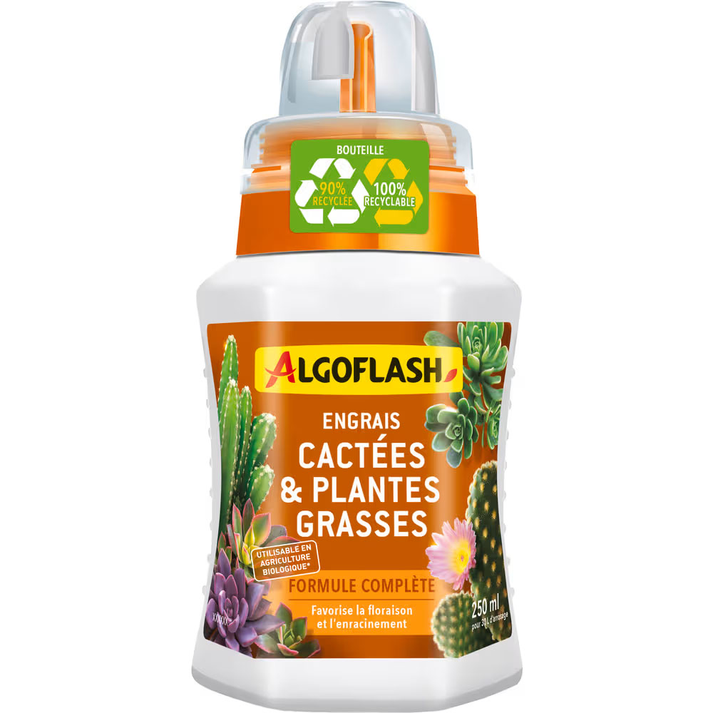 Bouteille d'engrais liquide UAB 250 ml pour cactées et plantes grasses, favorise une croissance saine.