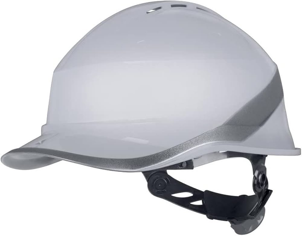 Casque de chantier de protection blanc avec bordure grise et jugulaire noire réglable.