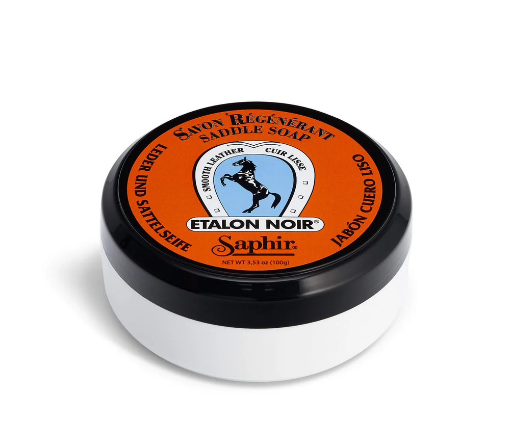 Savon de sellerie Étalon Noir 100 ml en pot pour l'entretien et l'imperméabilisation des cuirs.