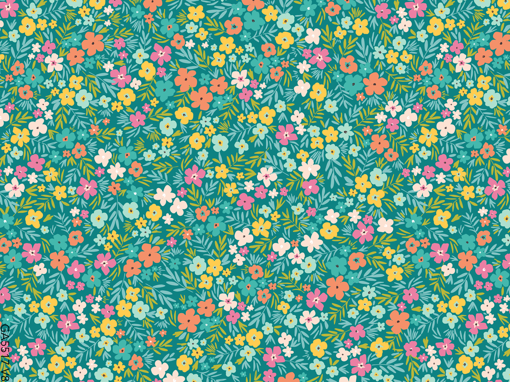 Toile cirée Déco imprimée avec un motif floral dense et coloré composé de petites fleurs rouges, roses, jaunes et corail mêlées à un feuillage vert délicat sur fond vert, dans un esprit champêtre et romantique, dimensions 140 cm x 20 m, imperméable et facile d’entretien.