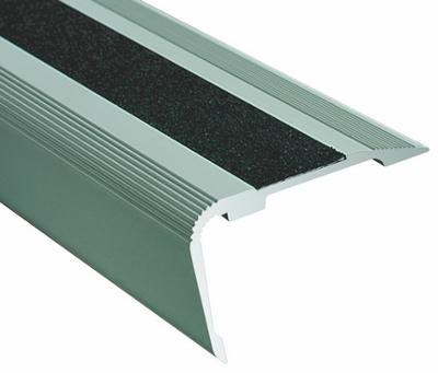 Nez de Marches "Bande Carborundum" Bord Sifflet 19mm Percé-Fraisé 53x33mm 4m