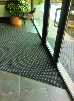 Tapis d'Entrée OURAL TILE 8550 Anthracite Boite de 1m²