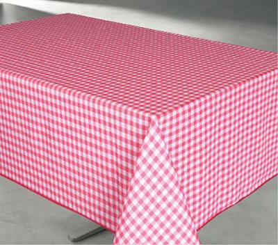 Nappe Polyester 140 x 240 cm Vichy Rouge sur Cintre