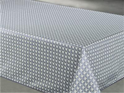 Toile cirée Manon grise 140x240 cm sur cintre carton, motif discret et facile d'entretien.