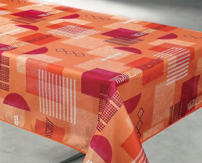Nappe Polyester 140 x 240 cm Tessa Terracotta sur Cintre