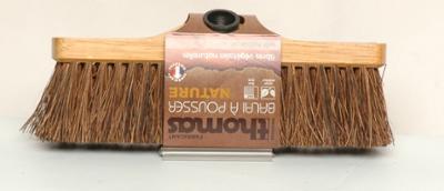 Balai à Pousser Nature 29 cm avec tête en bois et soies naturelles pour un nettoyage efficace.