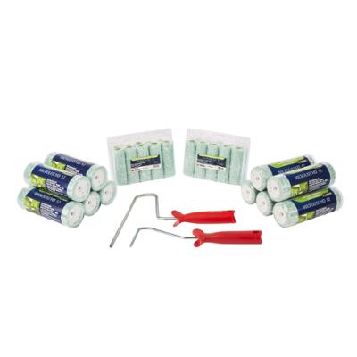 Lot de manchons de peinture Microliss'HD 12 en microfibre polyester tissée haute densité de 12 mm avec deux montures de rouleaux à poignée rouge.